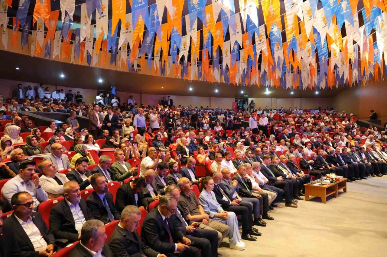 Bakan G&uuml;ler: "T&uuml;rkiye, masada s&ouml;z&uuml; dinlenen ve krizlerin &ccedil;&ouml;z&uuml;m&uuml;nde aranan bir &uuml;lke konumundadır"
