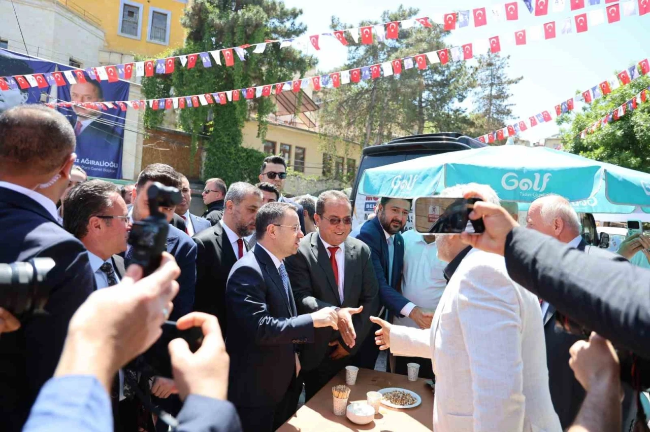 Bakan G&uuml;rlek&rsquo;ten Mustafapaşa&rsquo;ya doğalgaz, TOKİ ve turizm m&uuml;jdesi
