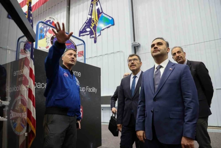 Bakan Kacır, Nasa’nın Uzay Merkezi’ni ziyaret etti