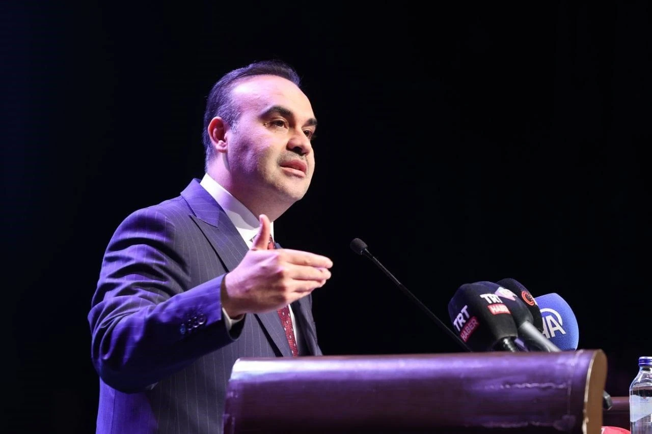 Bakan Kacır: "Kardeş Libya halkına ve h&uuml;k&uuml;metine taziyelerimi sunuyorum"
