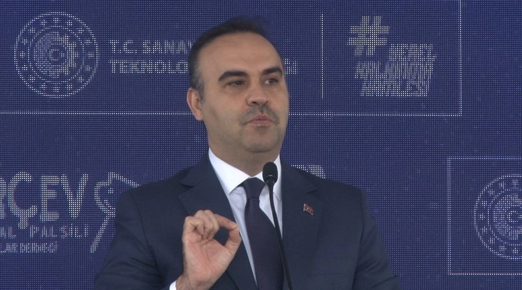 Bakan Kacır: &quot;Ortopedik cihaz üretimine yönelik 643 milyon liralık yatırımı harekete geçirdik&quot;
