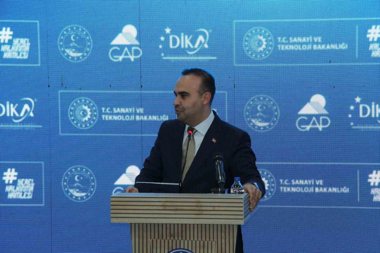 Bakan Kacır: &quot;Şırnak’ta 341 milyon liralık 11 yeni projeyi hayata geçiriyoruz&quot;
