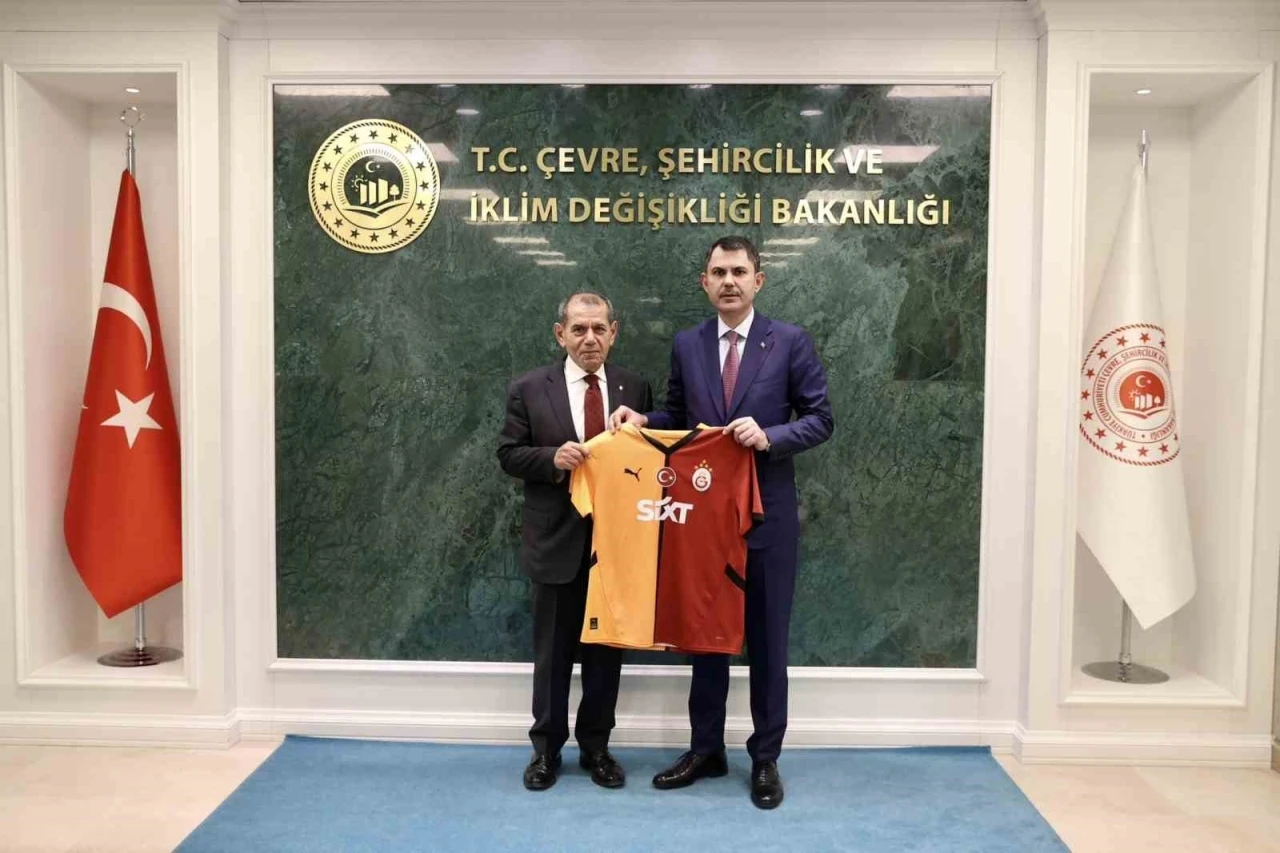Bakan Kurum, Galatasaray Spor Kulübü Başkanı Özbek’i kabul etti
