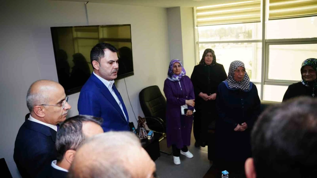 Bakan Kurum: &quot;Son yuvamız teslim edilinceye kadar burada olmaya devam edeceğiz&quot;
