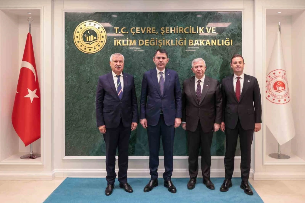Bakan Kurum: &quot;Yerel yönetimlerimizle iş birliği içinde çalışmayı sürdüreceğiz&quot;
