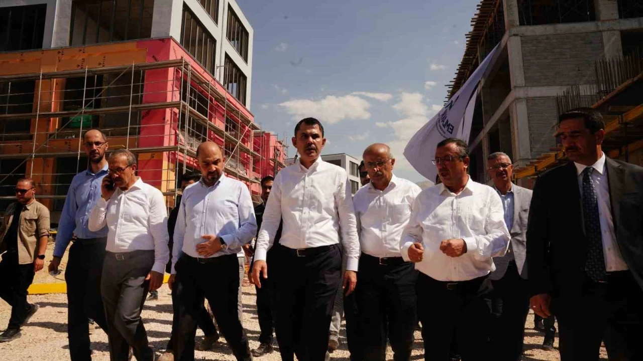 Bakan Kurum&rsquo;un ismi Malatya&rsquo;da oy birliği ile bir caddeye verildi

