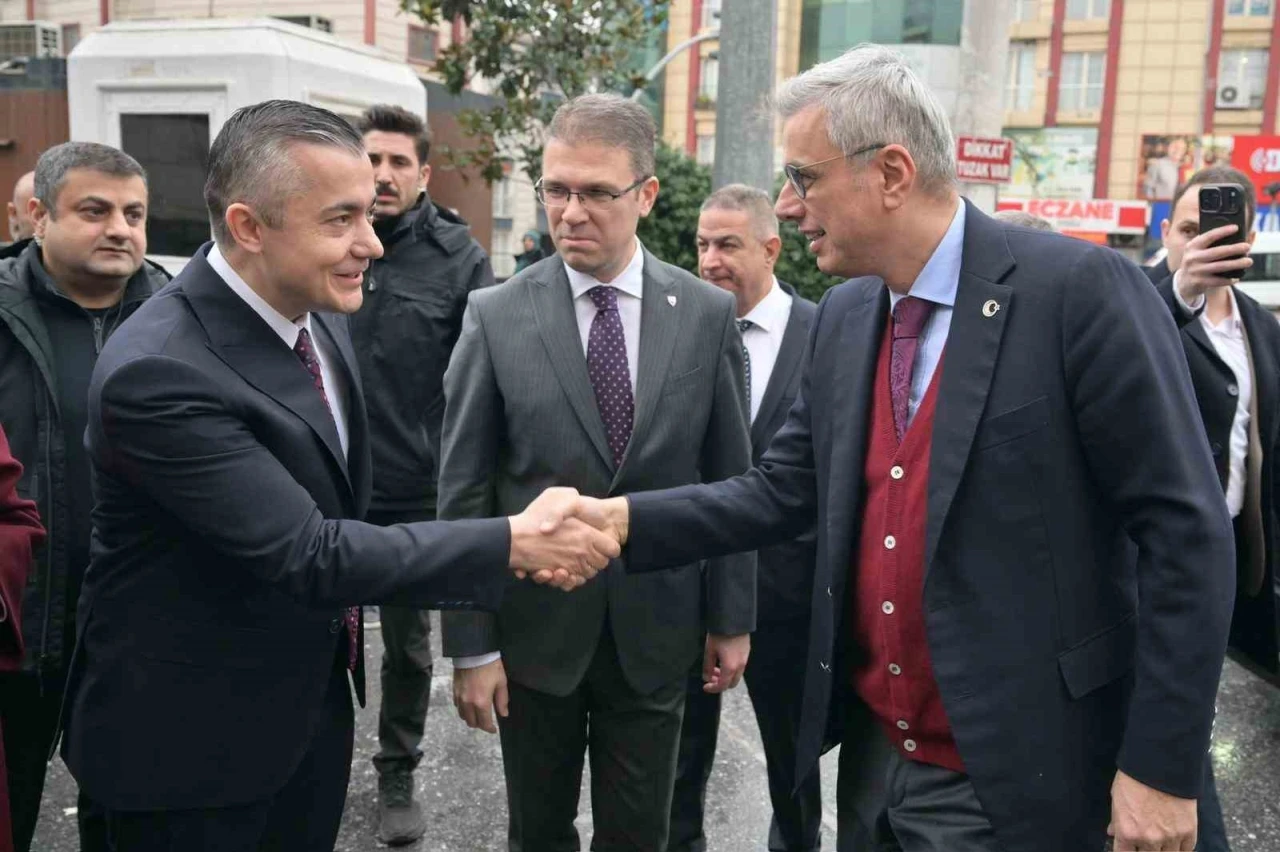 Bakan Memişoğlu&rsquo;nun katıldığı toplantıda Esenyurt&rsquo;taki sağlık yatırımları ele alındı
