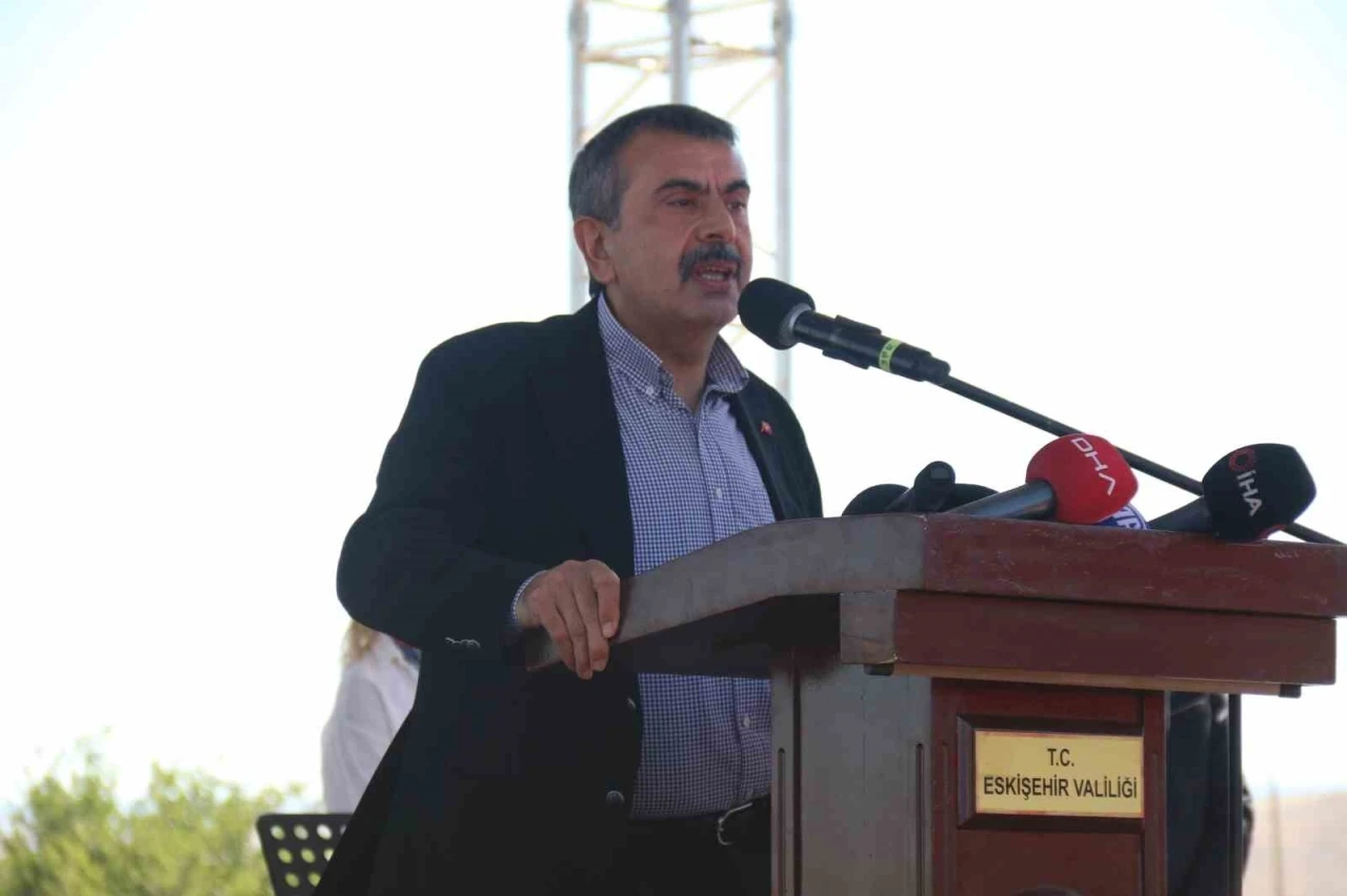 Bakan Tekin: &quot;Milli ve yerli bir müfredat sistemi oluşturduk&quot;
