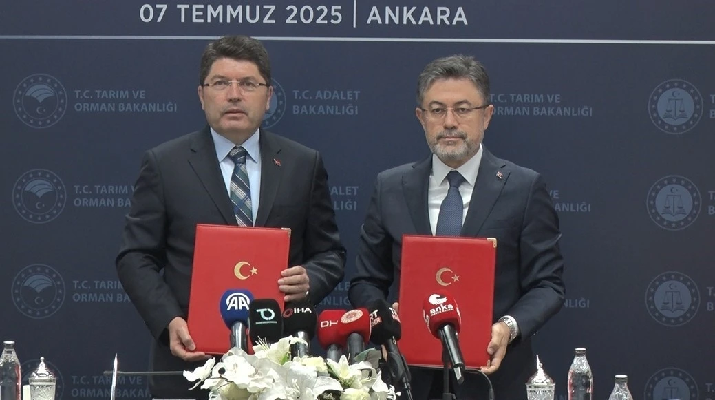 Bakan Tunç: &quot;Dikkat ve tedbirsizlik sebebiyle orman yangınına sebebiyet verildiğinde 3 yıla kadar hapis cezası söz konusu&quot;
