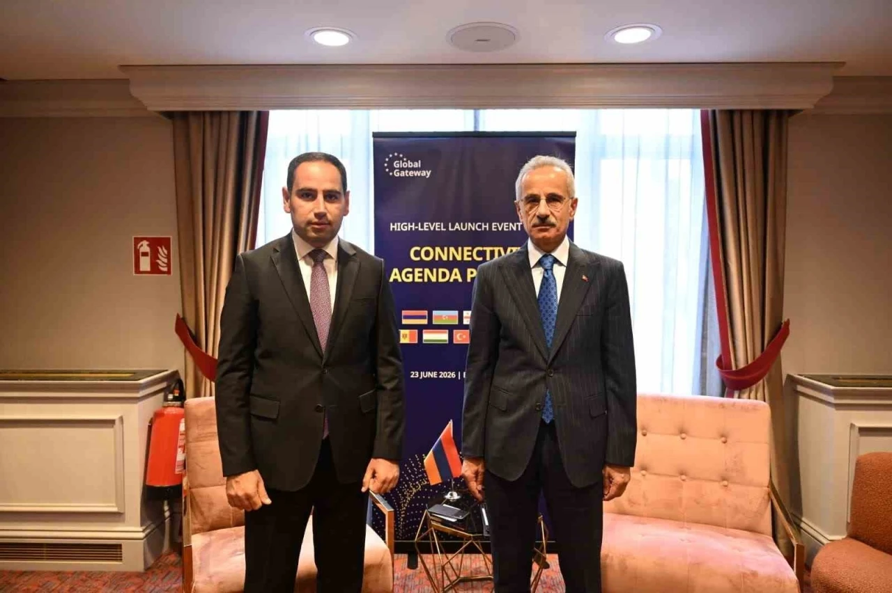 Bakan Uraloğlu, Ermeni mevkidaşı Khudatyan ile g&ouml;r&uuml;şt&uuml;
