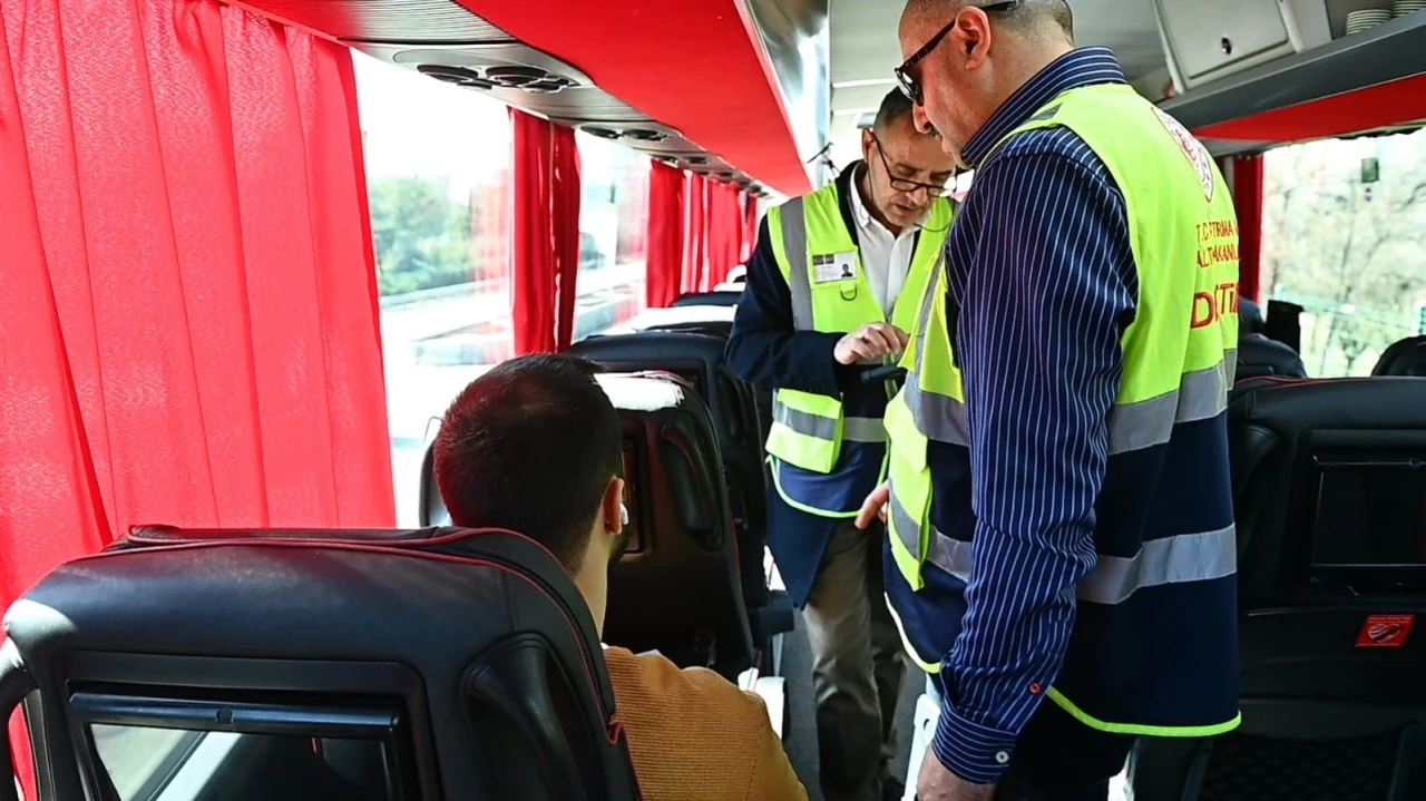 Bakan Uraloğlu: "23 - 31 Mayıs tarihlerinde otob&uuml;s seferlerine ve otob&uuml;s işletmecilerine y&ouml;nelik denetimler artırılacak"
