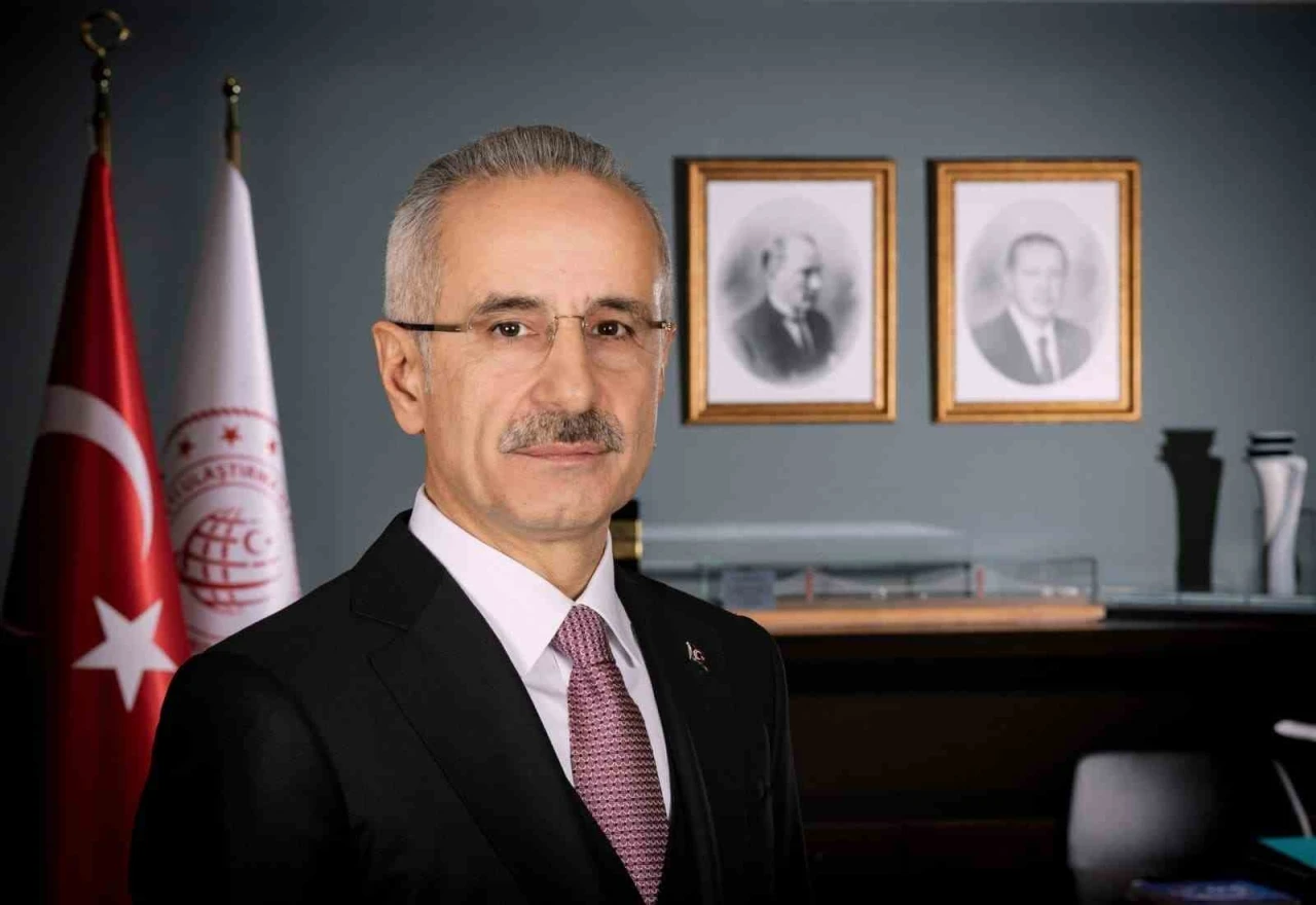 Bakan Uraloğlu: &quot;Altyapı ve hizmet yatırımları ile ülke ekonomisine 20 milyar dolarlık doğrudan katkı sağlanacak&quot;
