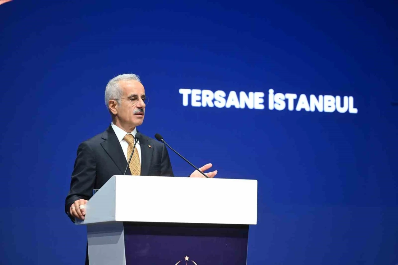 Bakan Uraloğlu: "Coğrafi ve jeostratejik &uuml;st&uuml;nl&uuml;k, k&uuml;resel ticarette &rsquo;T&uuml;rkiye&rsquo;siz Koridor&rsquo; d&uuml;ş&uuml;n&uuml;lmeyeceğini ortaya koyuyor"
