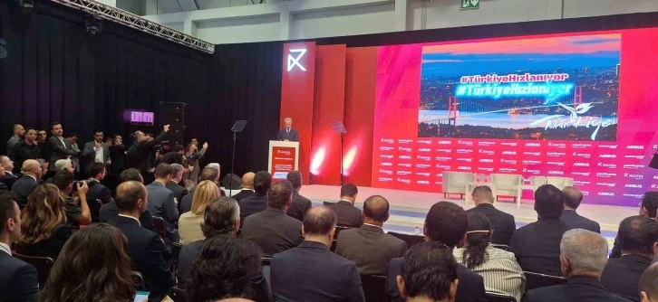 Bakan Uraloğlu: "G&ouml;ky&uuml;z&uuml;nde kurduğumuz k&ouml;pr&uuml;lerle k&uuml;resel bir havacılık merkezi olduk"
