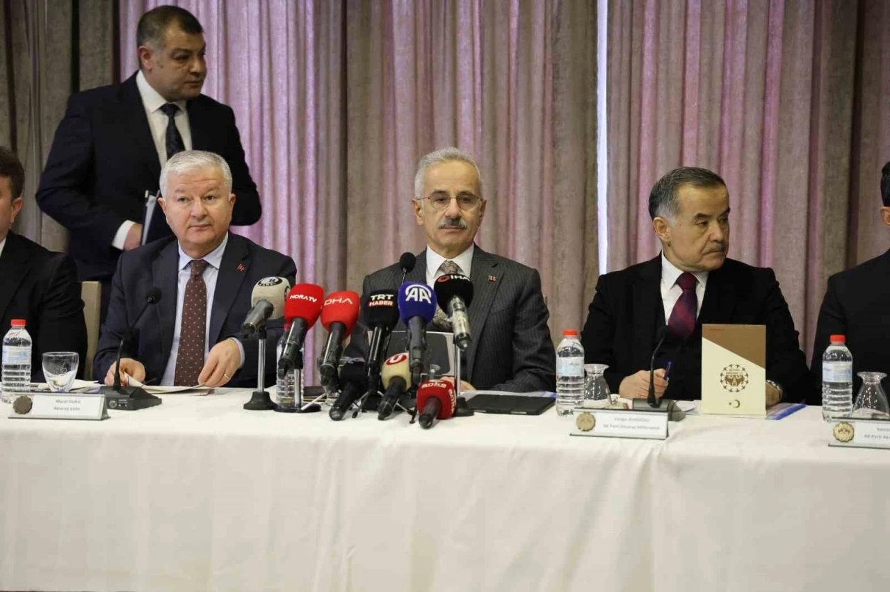 Bakan Uraloğlu, "S&uuml;reci sekteye uğratmak isteyenlere asla m&uuml;saade etmeyeceğiz"
