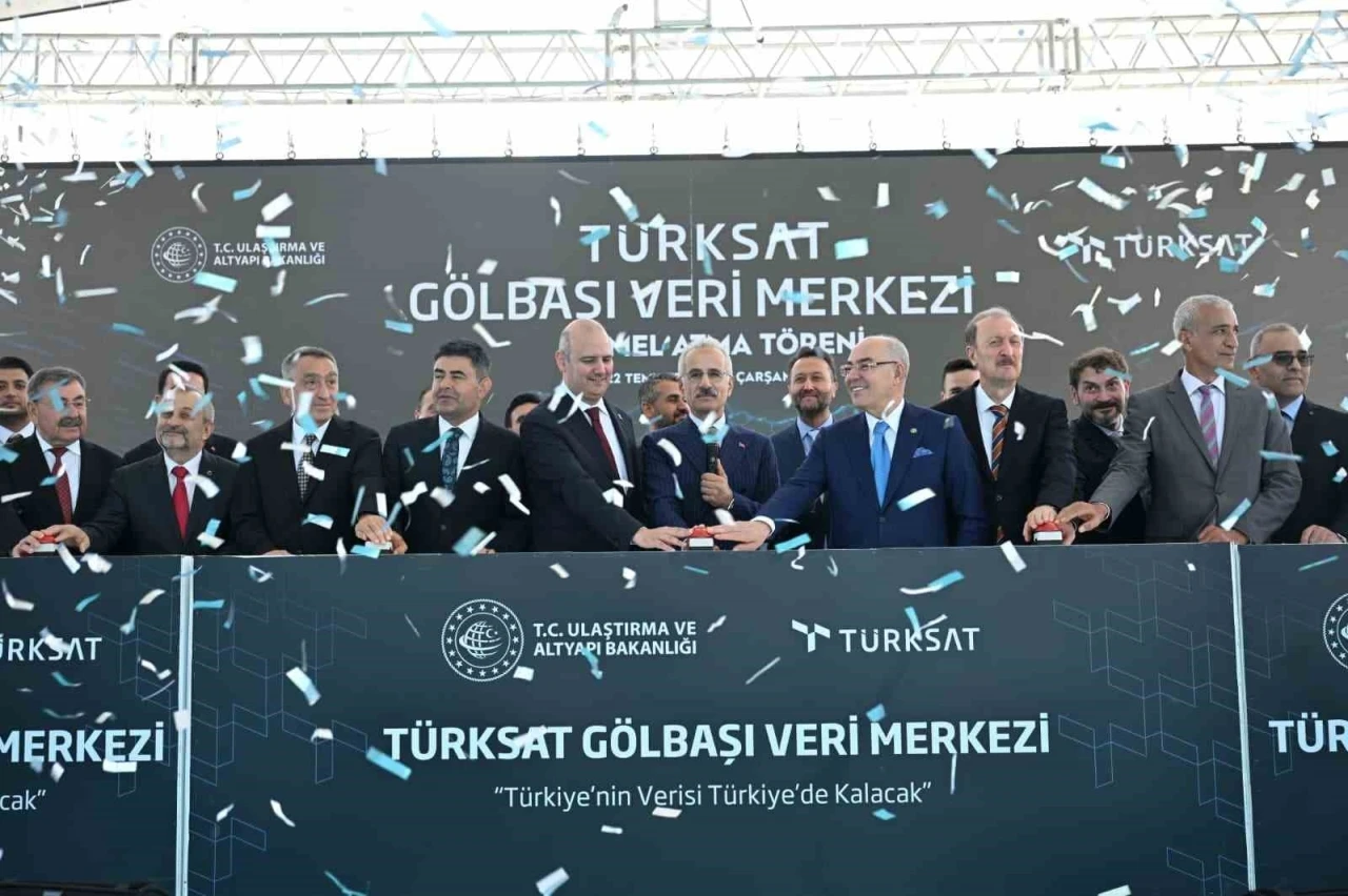 Bakan Uraloğlu: "T&Uuml;RKSAT uydularımız 5,5 milyar n&uuml;fusa hitap ediyor"
