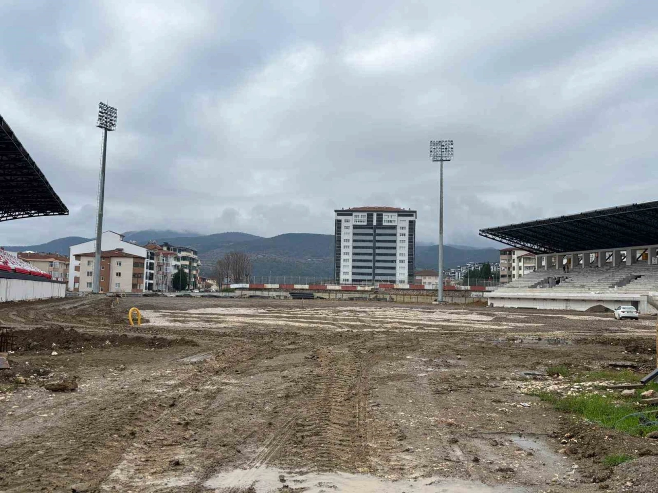 Bakan Yardımcısı Eminoğlu’na stat için dosya
