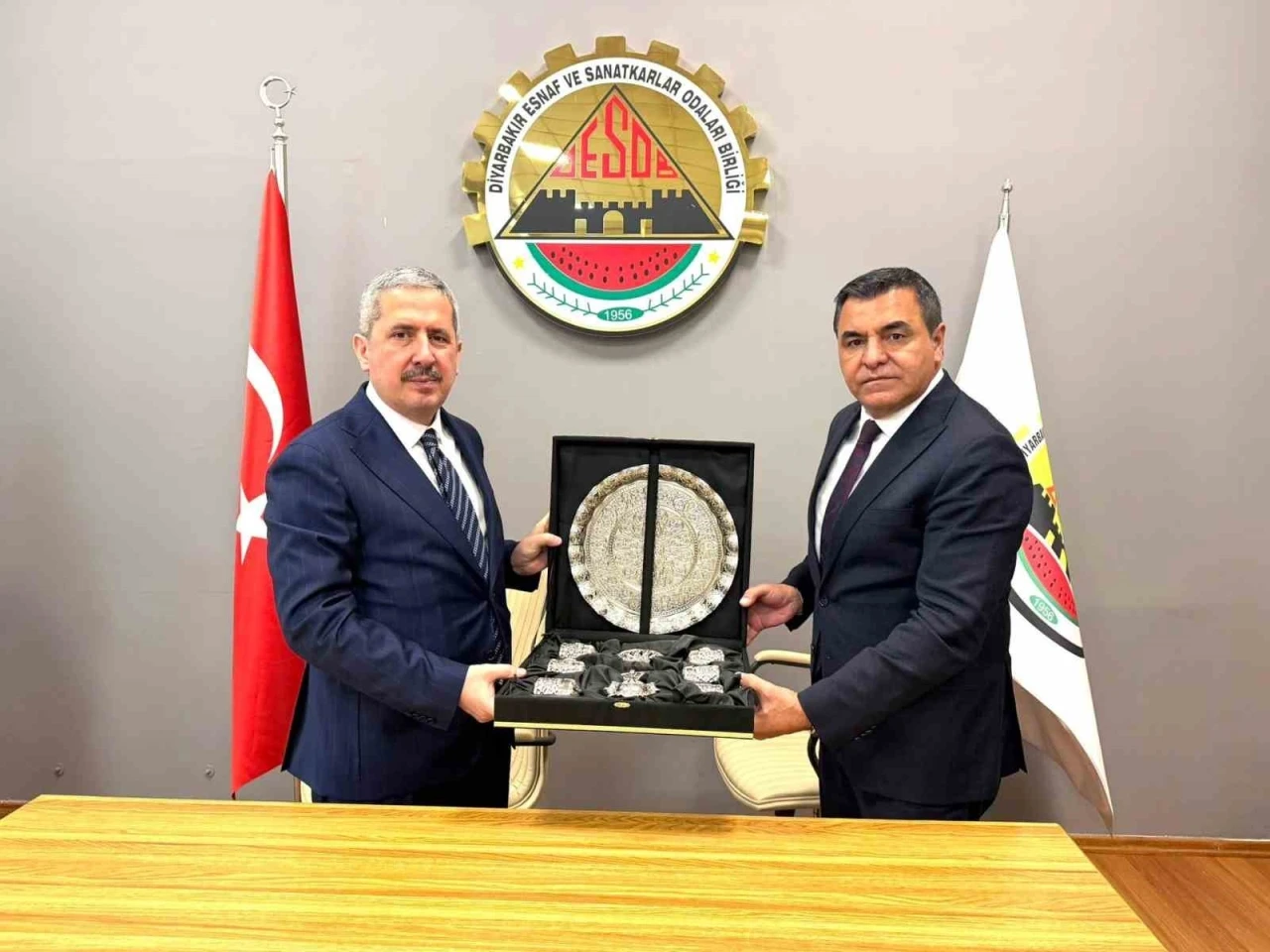 Bakan Yardımcısı Gürcan, DESOB Başkanı Ebedinoğlu ile bir araya geldi
