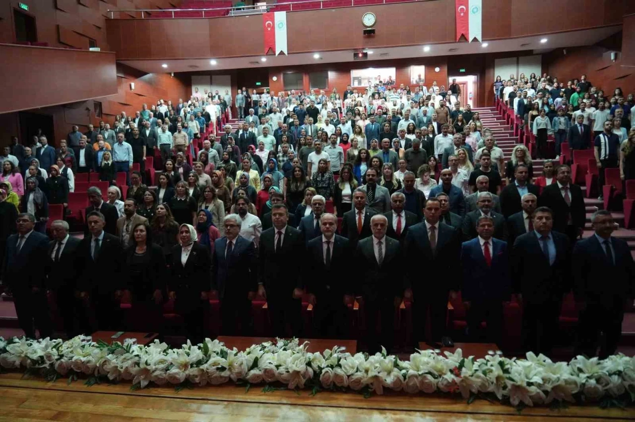 Bakan Yardımcısı &Ouml;mer Faruk Yelkenci: "Bir tarafta beceri &ouml;rg&uuml;s&uuml;, diğer tarafta değerler var"
