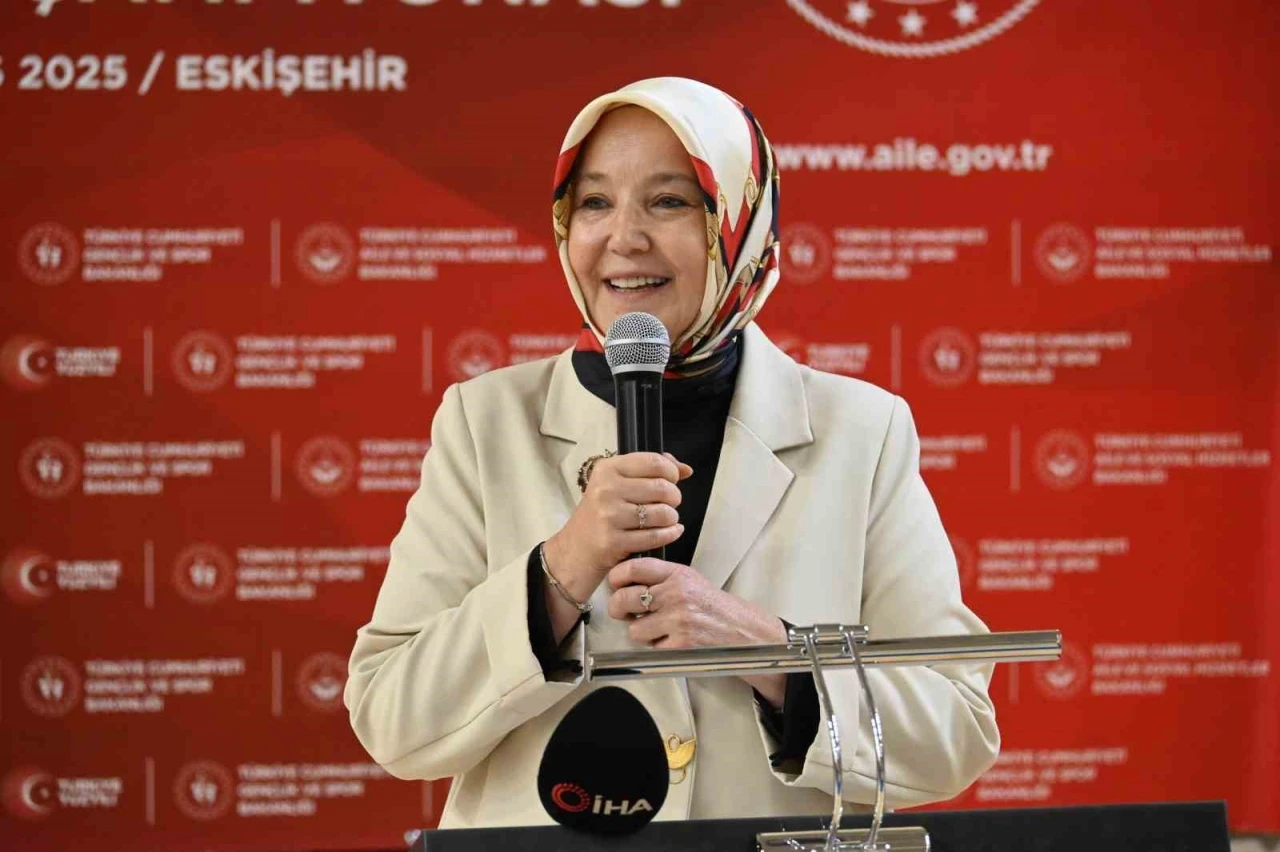 Bakan Yardımcısı Yenigün, Eskişehir’de voleybol şampiyonası açılışına katıldı