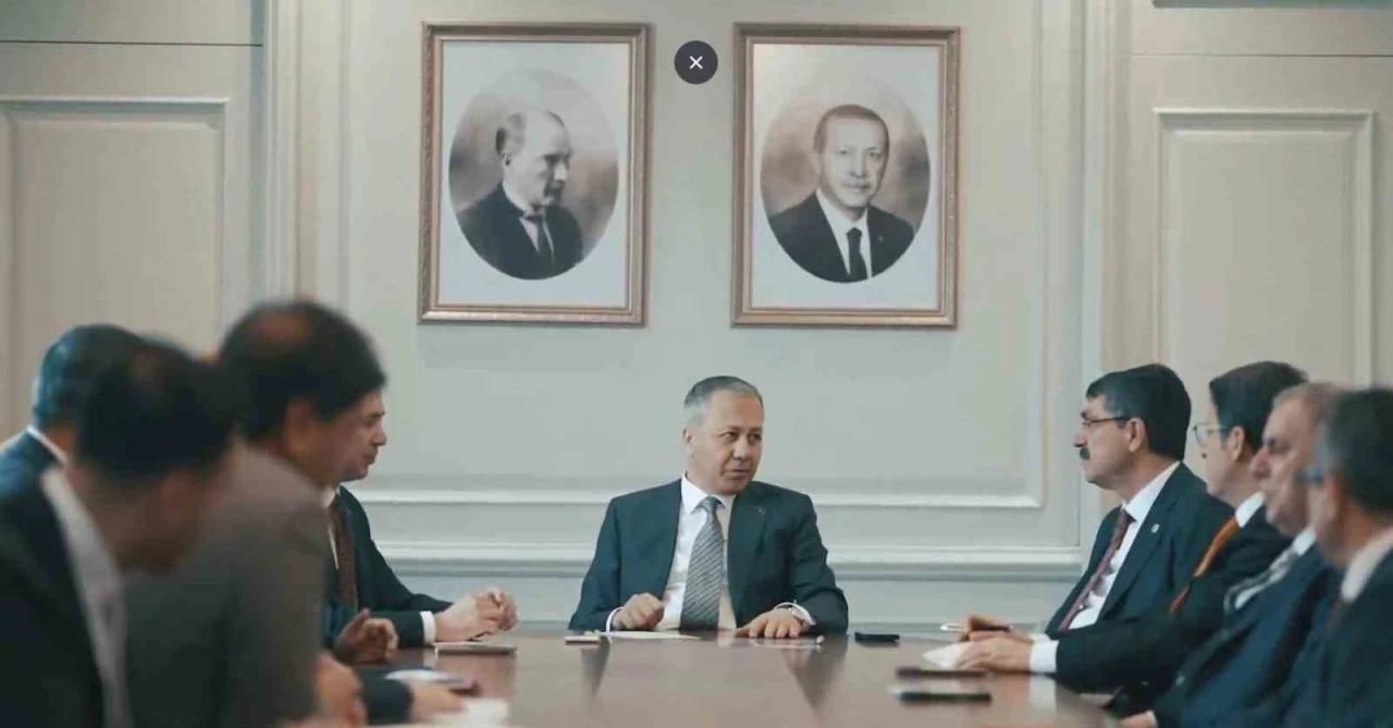 Bakan Yerlikaya, Ezidi toplum temsilcilerini kabul etti
