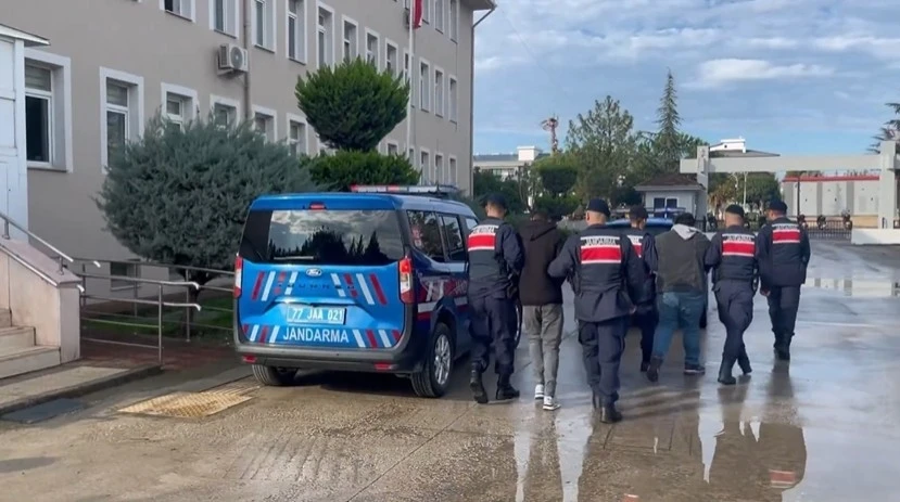 Bakan Yerlikaya: &quot;10 il merkezli düzenlenen operasyonlarımızda; 5,8 milyar liralık işlem hacmi bulunan 79 şüpheliyi yakaladık&quot;
