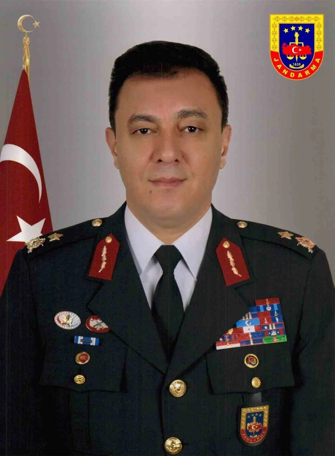 Bakan Yerlikaya: "Tuğgeneral Selami Akşit geçirdiği rahatsızlık sonucu vefat etmiştir"