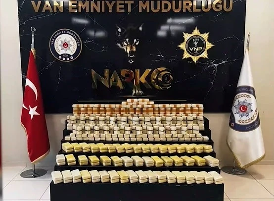 Bakan Yerlikaya: &quot;Van ve Şanlıurfa’da 311,5 kilogram uyuşturucu madde ele geçirdik&quot;
