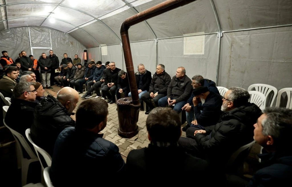 Bakan Yerlikaya, Yalova&rsquo;da şehit polis Yasin Ko&ccedil;yiğit&rsquo;in ailesini ziyaret etti
