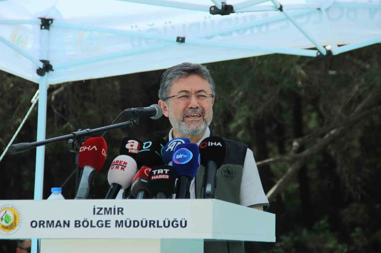 Bakan Yumaklı İzmir’de konuştu: &quot;Yangın, çıkmak için sebep arıyor&quot;

