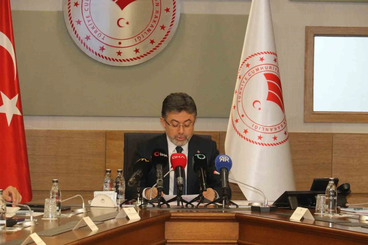 Bakan Yumaklı: "Dileğimiz Su Kanunu&rsquo;nun 2026 yılı i&ccedil;erisinde TBMM&rsquo;de yasalaşması ve y&uuml;r&uuml;rl&uuml;ğe girmesi"
