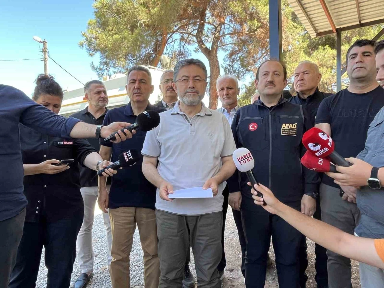 Bakan Yumaklı: &quot;İzmir’deki yangının enerjisi düşürüldü&quot;
