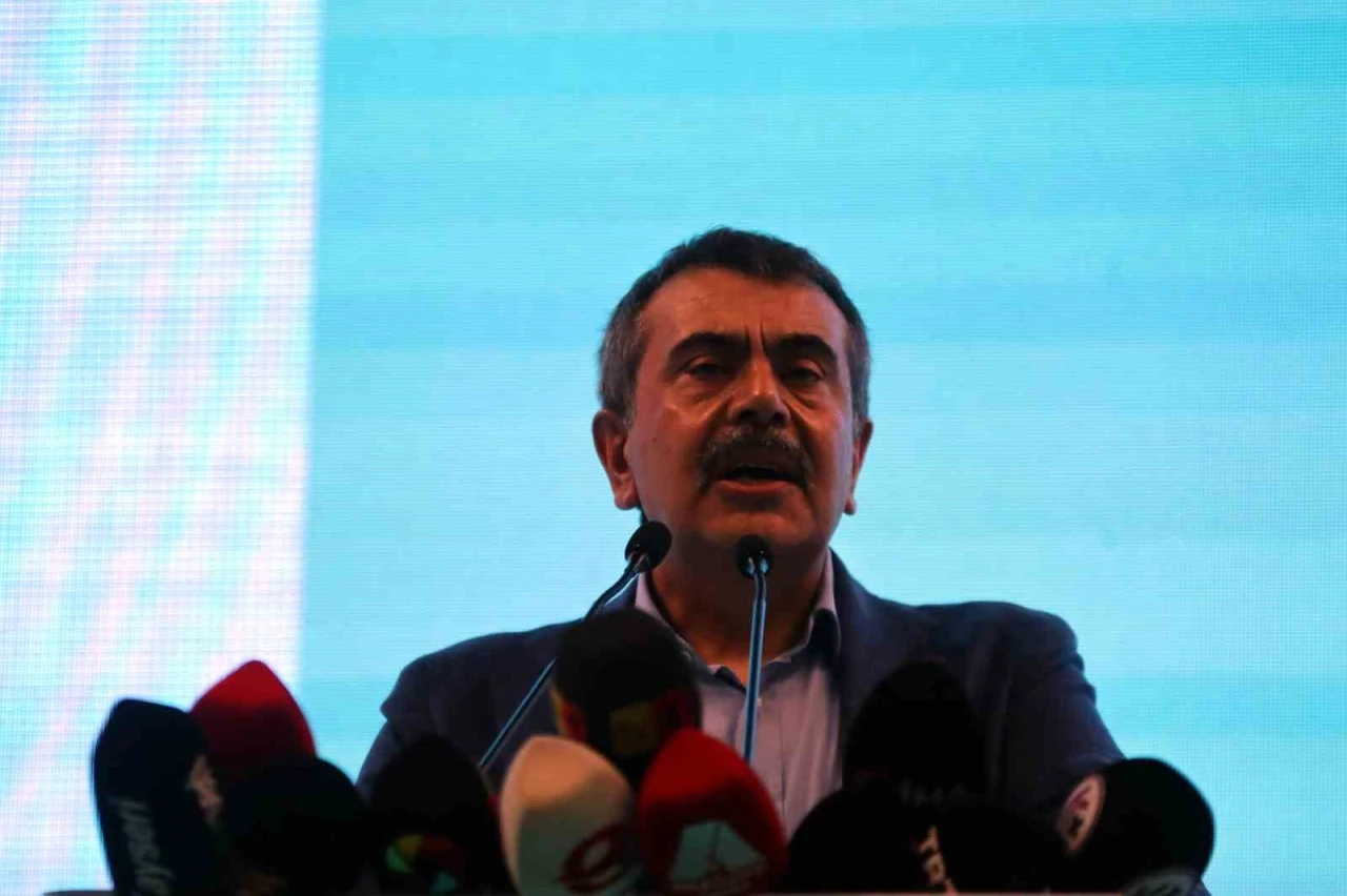 Bakan Yusuf Tekin: &quot;Artık öğretmenlerimizi Milli Eğitim Akademisi düzeninden istihdam edeceğiz&quot;
