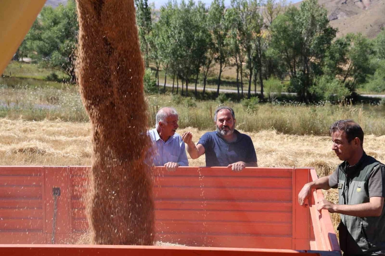 Bakanlık fiyatları açıkladı, Sivas çiftçisi memnun kaldı
