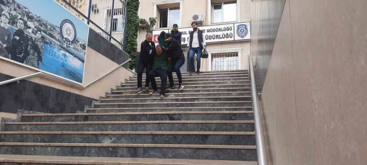 Bakırk&ouml;y&rsquo;de hırsızlık yapan 2 ş&uuml;pheli yakalandı
