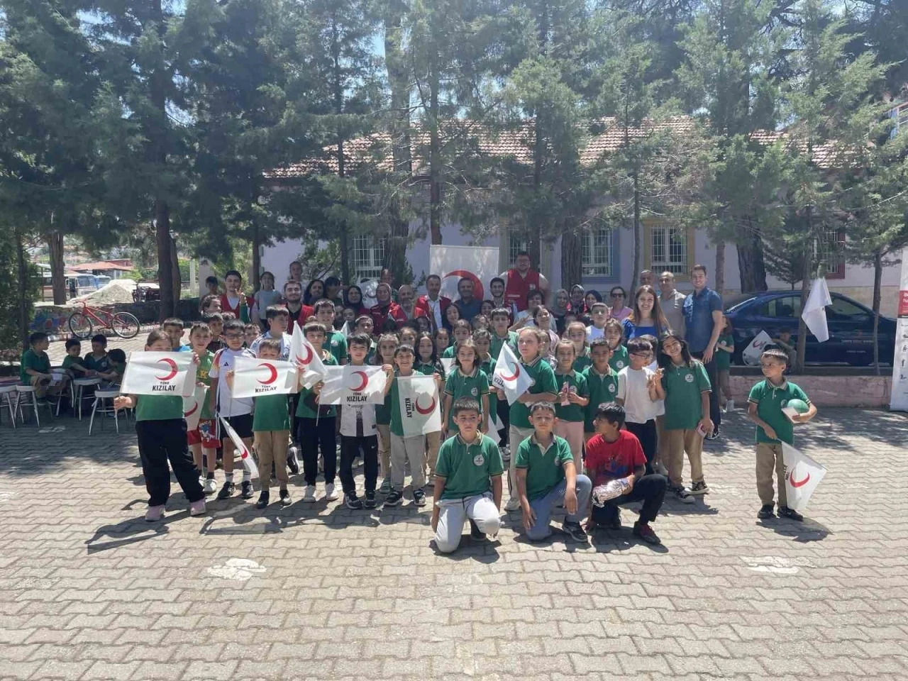 Baklan’da ‘Kalpten Kalbe Kızılay’ etkinliği hem eğitti hem de eğlendirdi
