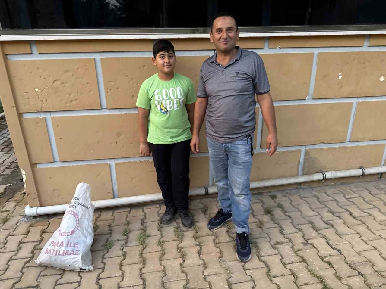 Balık ağıyla kuşu kurtardı
