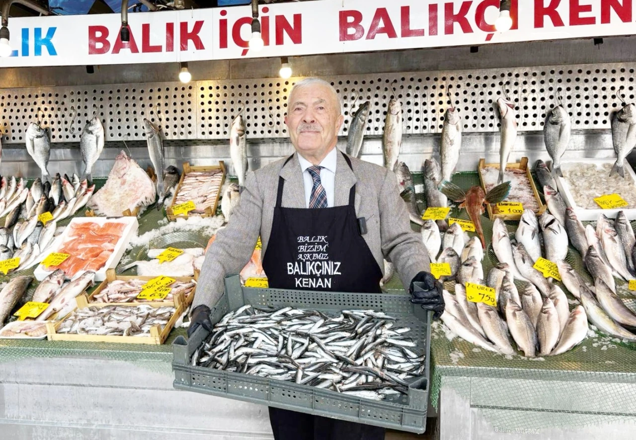Balık sezonu sona erdi, Balık&ccedil;ı Kenan hamsiye "madalya" taktı
