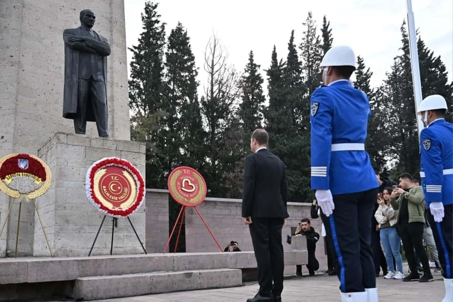 Balıkesir, 10 Kasım’da Ata’sını andı
