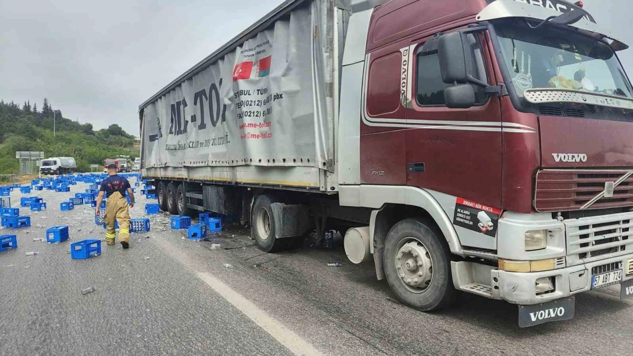 Balıkesir-Bursa yolunda iki tır çarpıştı
