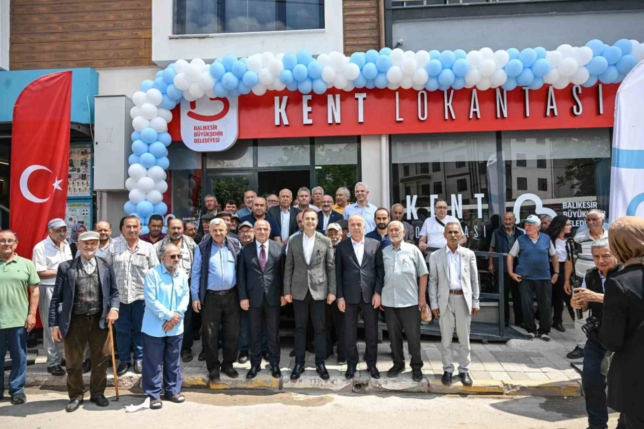 Balıkesir B&uuml;y&uuml;kşehir Dursunbey&rsquo;de hız kesmiyor

