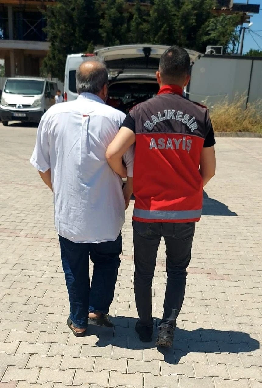 Balıkesir’de 35 yıl hapis cezasıyla aranan şahıs yakalandı
