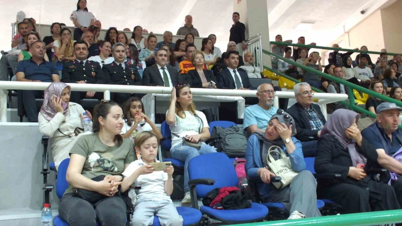 Balıkesir’de Çocuk Sporları Şenliği ödül töreni ile sona erdi
