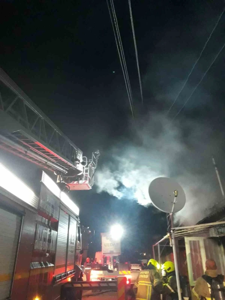 Balıkesir&rsquo;de ev yangını
