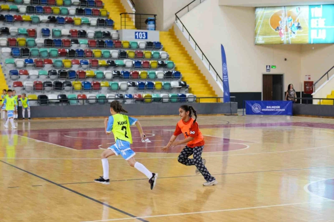 Balıkesir’de Geleneksel Çocuk Oyunları il finalleri heyecanı