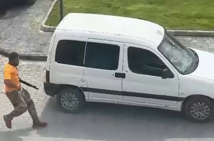 Balıkesir’de hurdacıyı tüfekle vuran saldırganın kaçtığı anın görüntüleri ortaya çıktı
