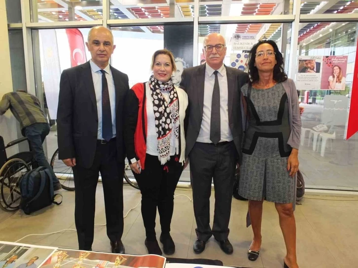 Balıkesir&rsquo;de kadın bri&ccedil;&ccedil;iler d&uuml;nya ikincisi oldu
