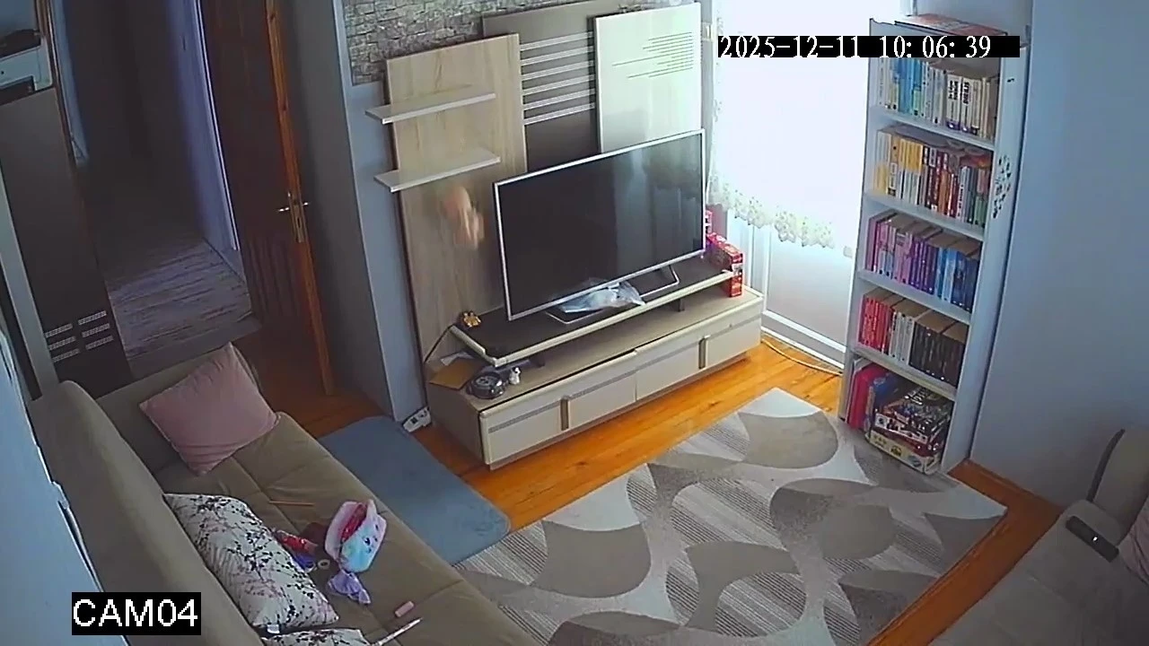 Balıkesir’de kameralara yansıyan görüntüler depremin şiddetini gözler önüne serdi
