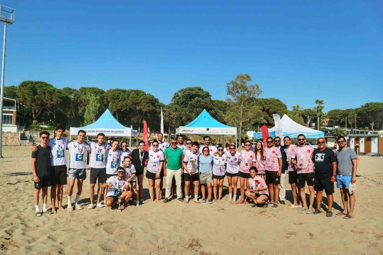 Balıkesir’de Plaj Korfbol Türkiye Şampiyonası yapı