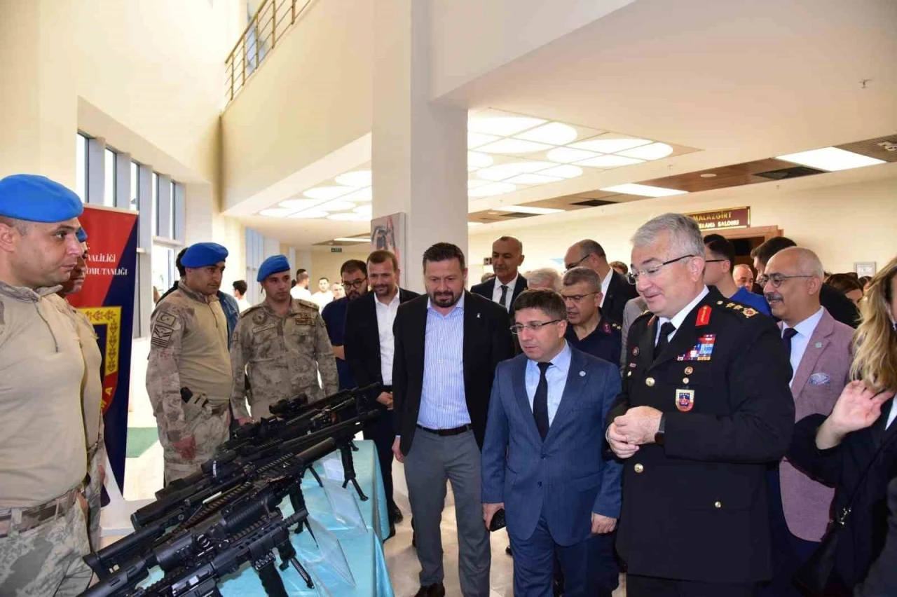 Balıkesir’de Ulusal Savunma ve Teknoloji zirvesi düzenlendi
